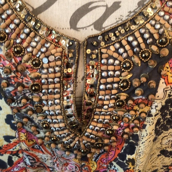 Beautiful Beaded Tunic - Picture 3 of 4